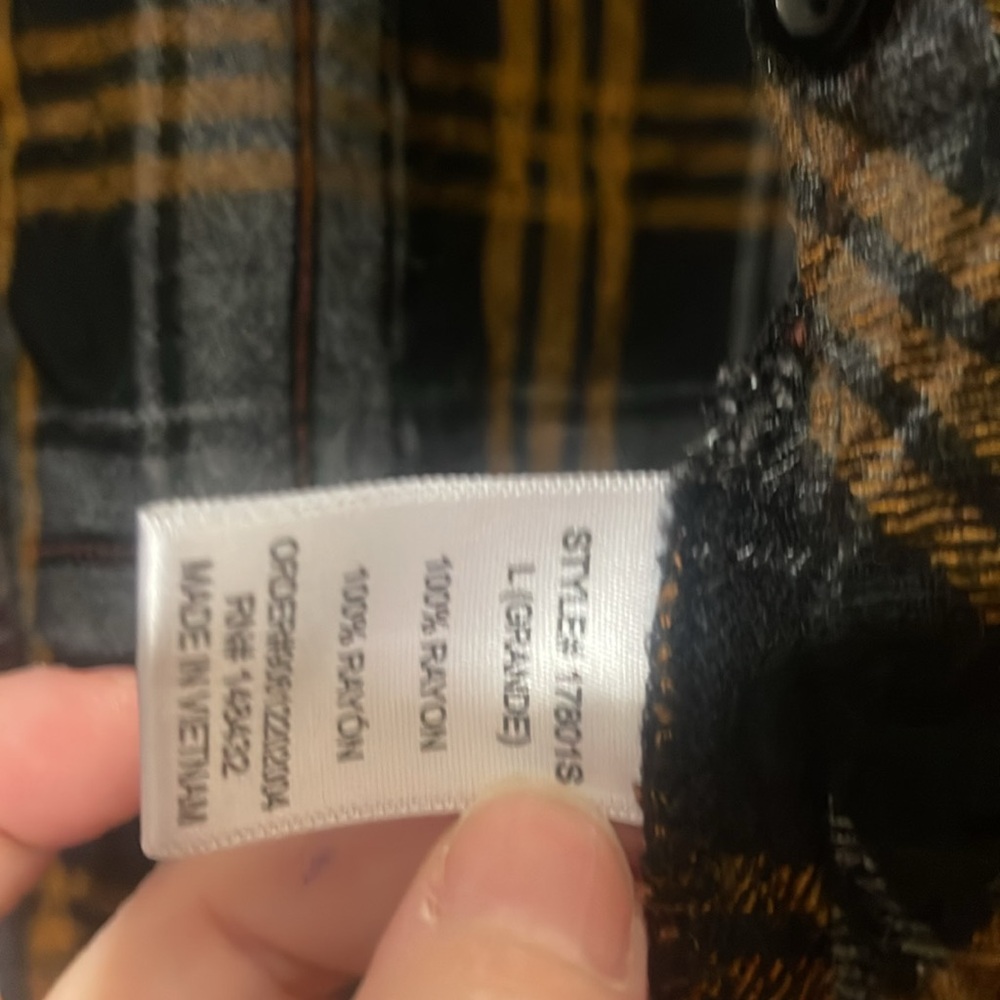 Flannel - Large - Picture 6 of 7